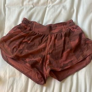 2.5” hotty hot shorts lululemon